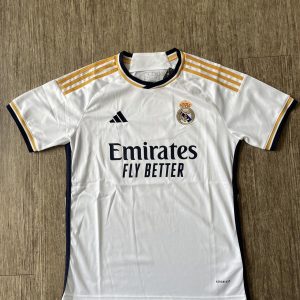 P0 Adidas Men's White T-shirt