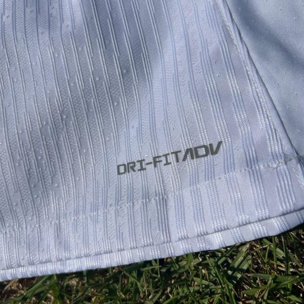 Paris Saint-Germain’s slim fit away jersey