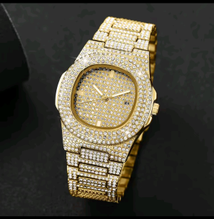 Luxury Diamond Watch Luxury Full Diamond Men's Stainless Steel Watches” — plus improved title suggestions.